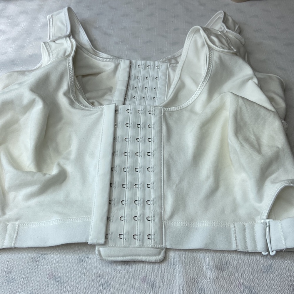 2 each CYDream size L post surgical front adjustable  bra, Velcro straps, comfy
